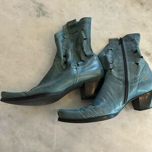 Spiral vintage teal low cowboy boots